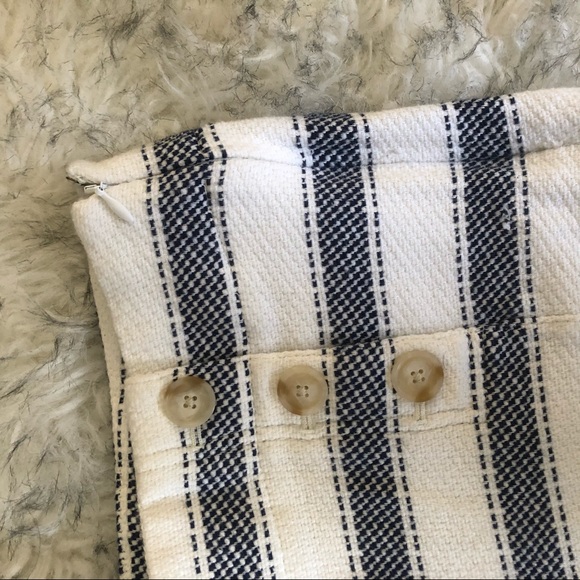 LOFT navy blue/white woven shorts - Picture 3 of 5